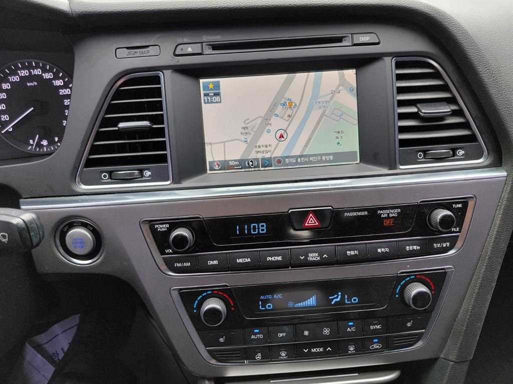 HYUNDAI Sonata - Vista 7