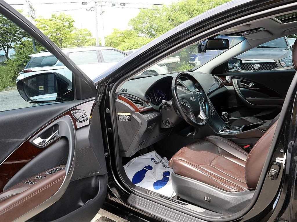 HYUNDAI Grandeur - Vista 6