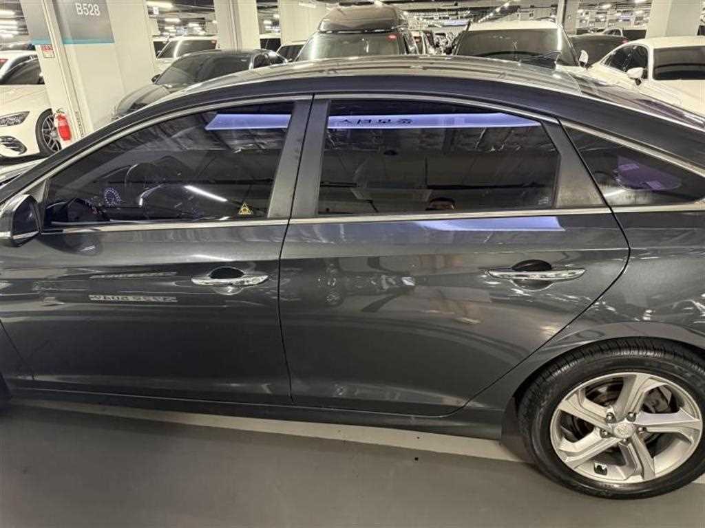 HYUNDAI Sonata - Vista 2