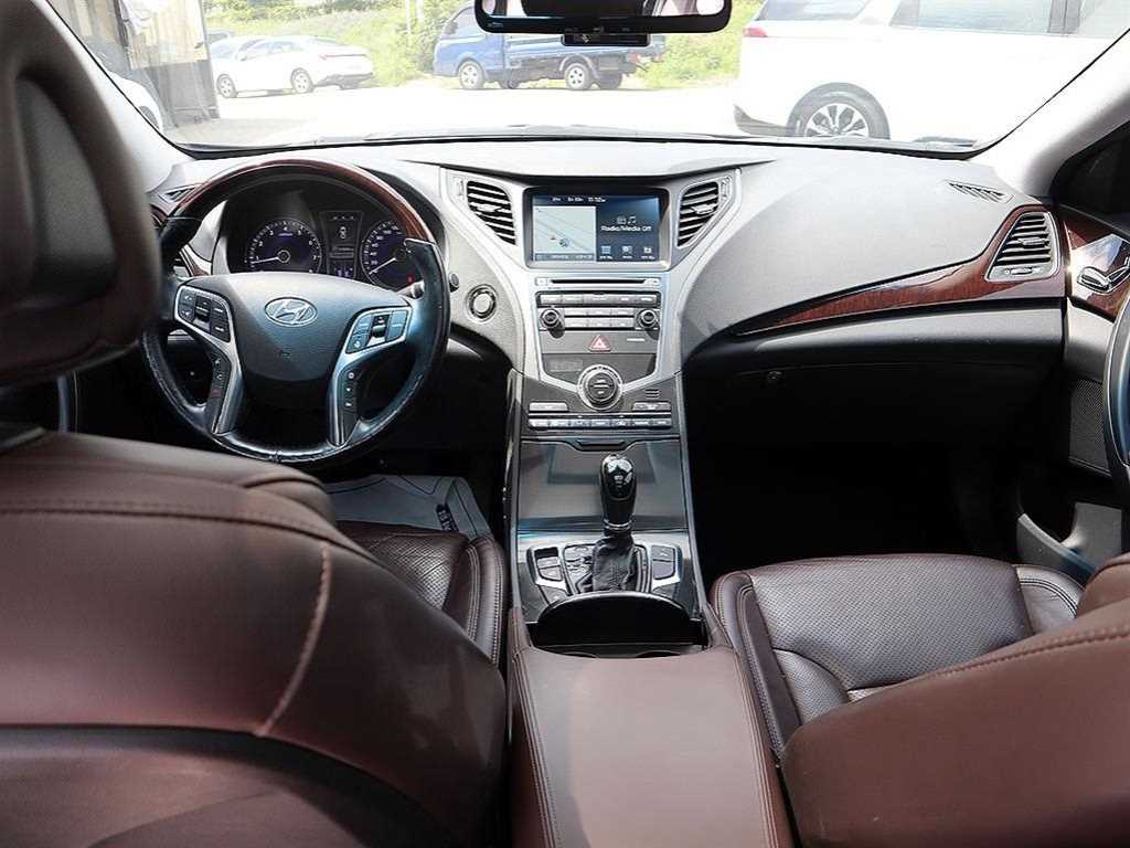 HYUNDAI Grandeur - Vista 5