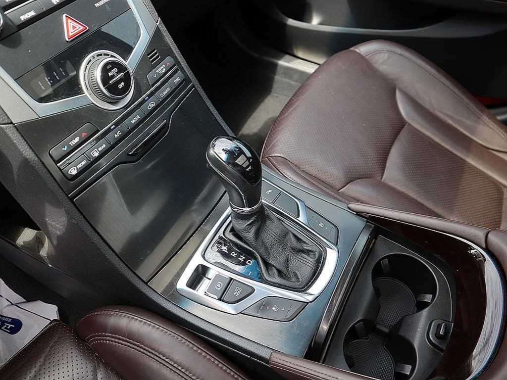 HYUNDAI Grandeur - Vista 12