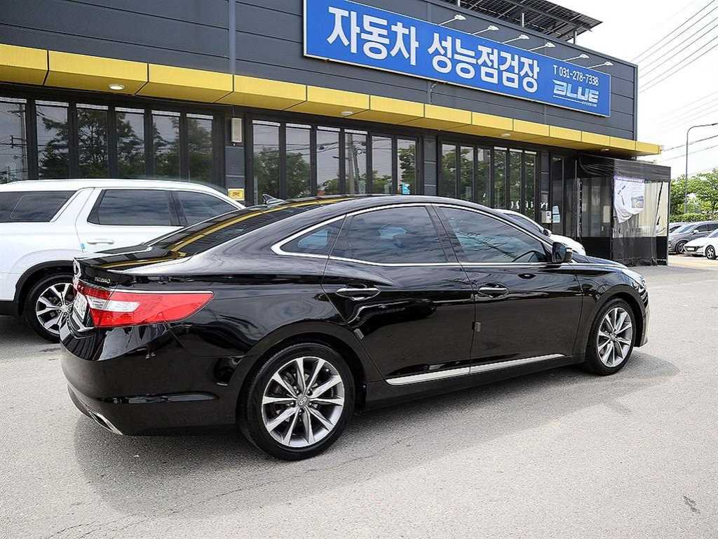 HYUNDAI Grandeur - Vista 3