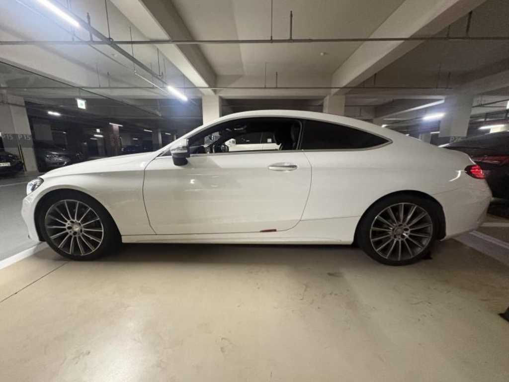 Mercedes Benz C Class - Vista 4