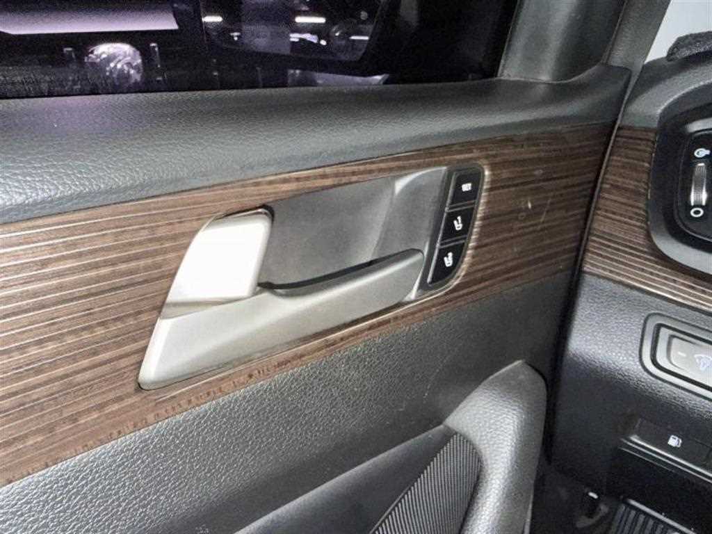 HYUNDAI Sonata - Vista 12