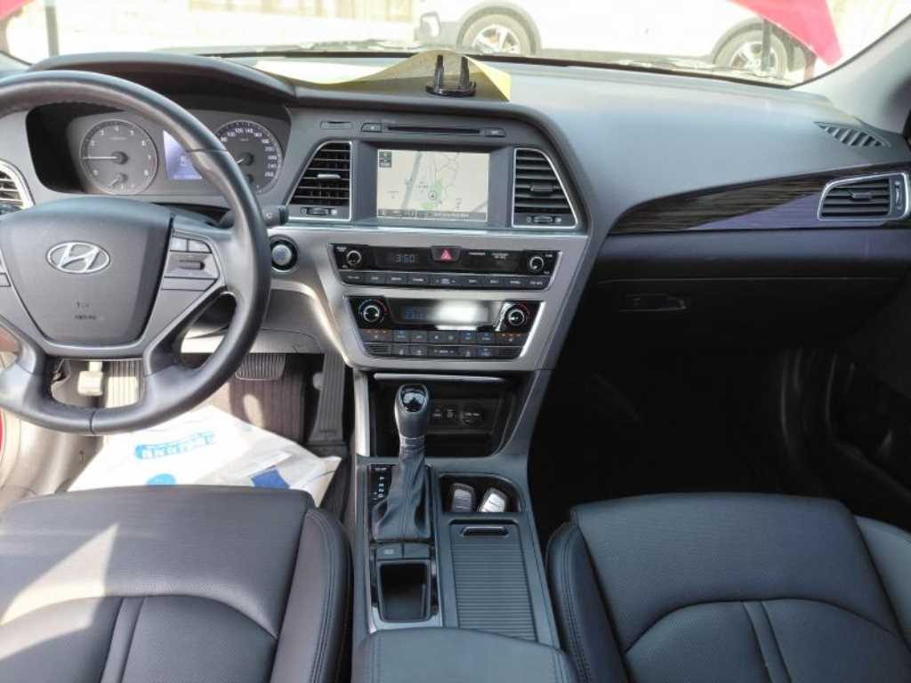 HYUNDAI Sonata - Vista 9