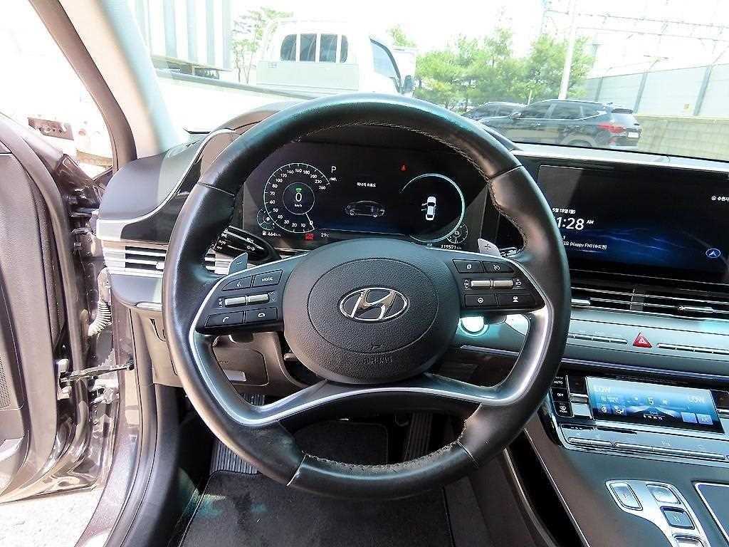 HYUNDAI Grandeur - Vista 8