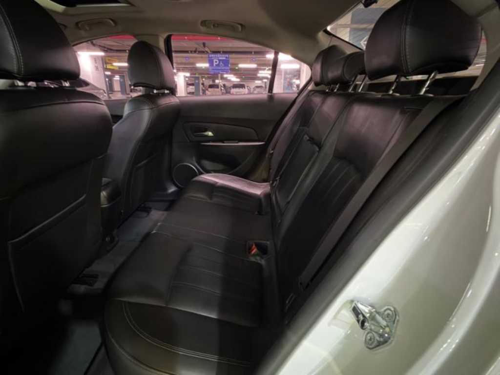 Chevrolet Cruise - Vista 7