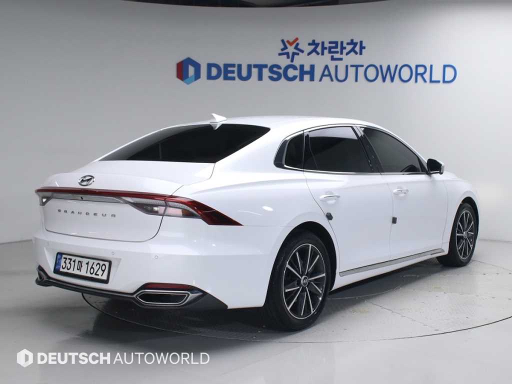 HYUNDAI Grandeur - Vista 2