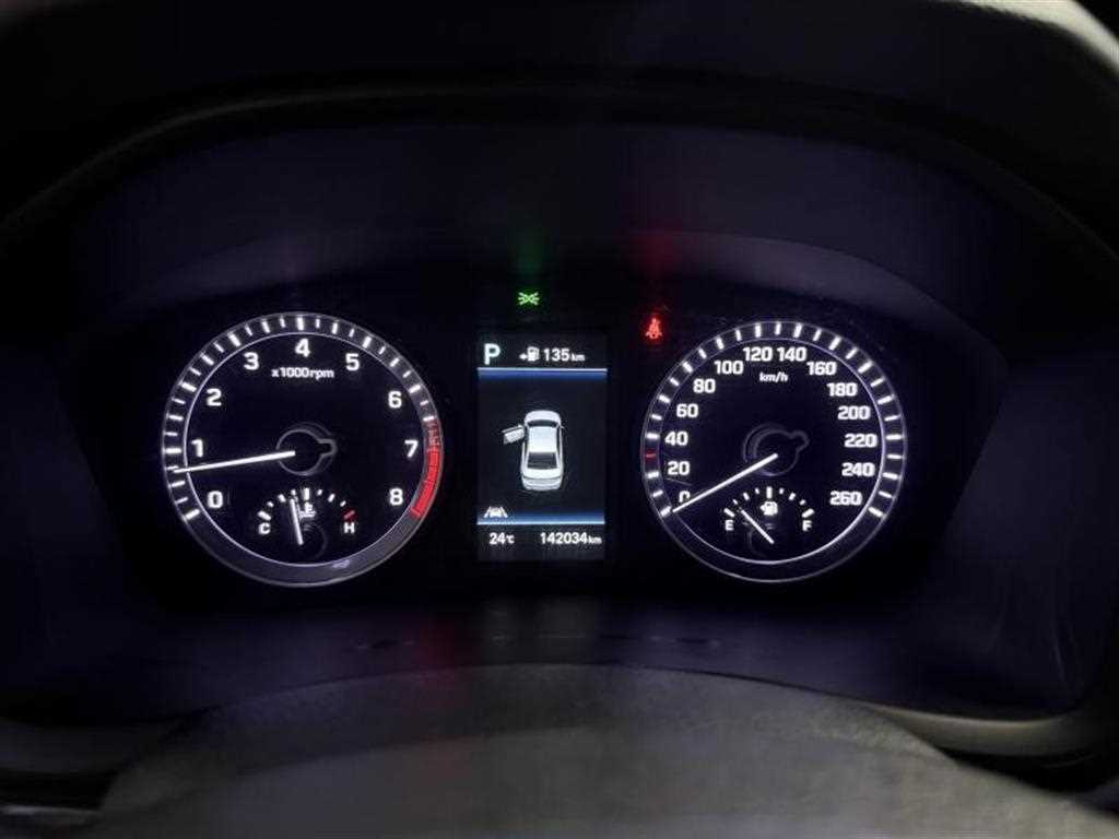 HYUNDAI Sonata - Vista 6