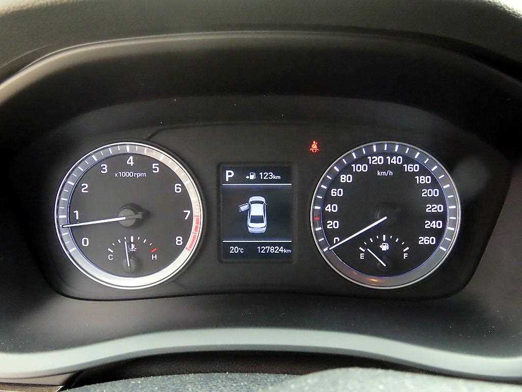 HYUNDAI Sonata - Vista 9