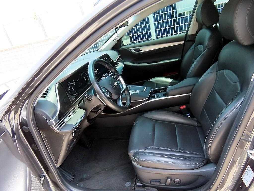 HYUNDAI Grandeur - Vista 5