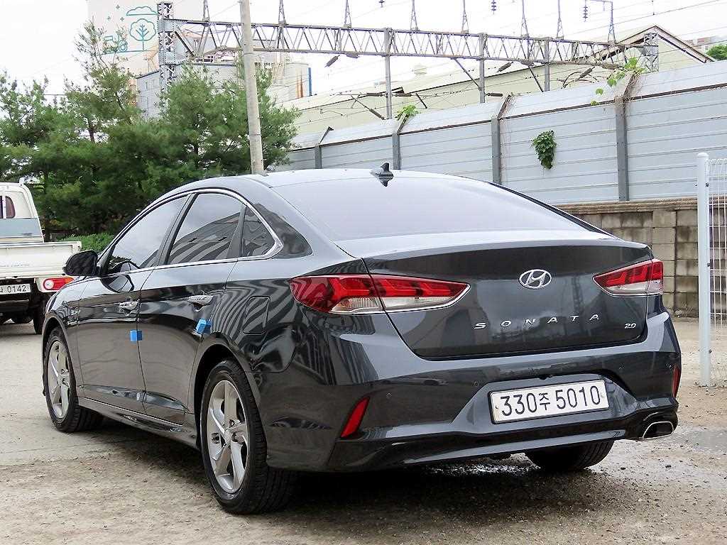HYUNDAI Sonata - Vista 3