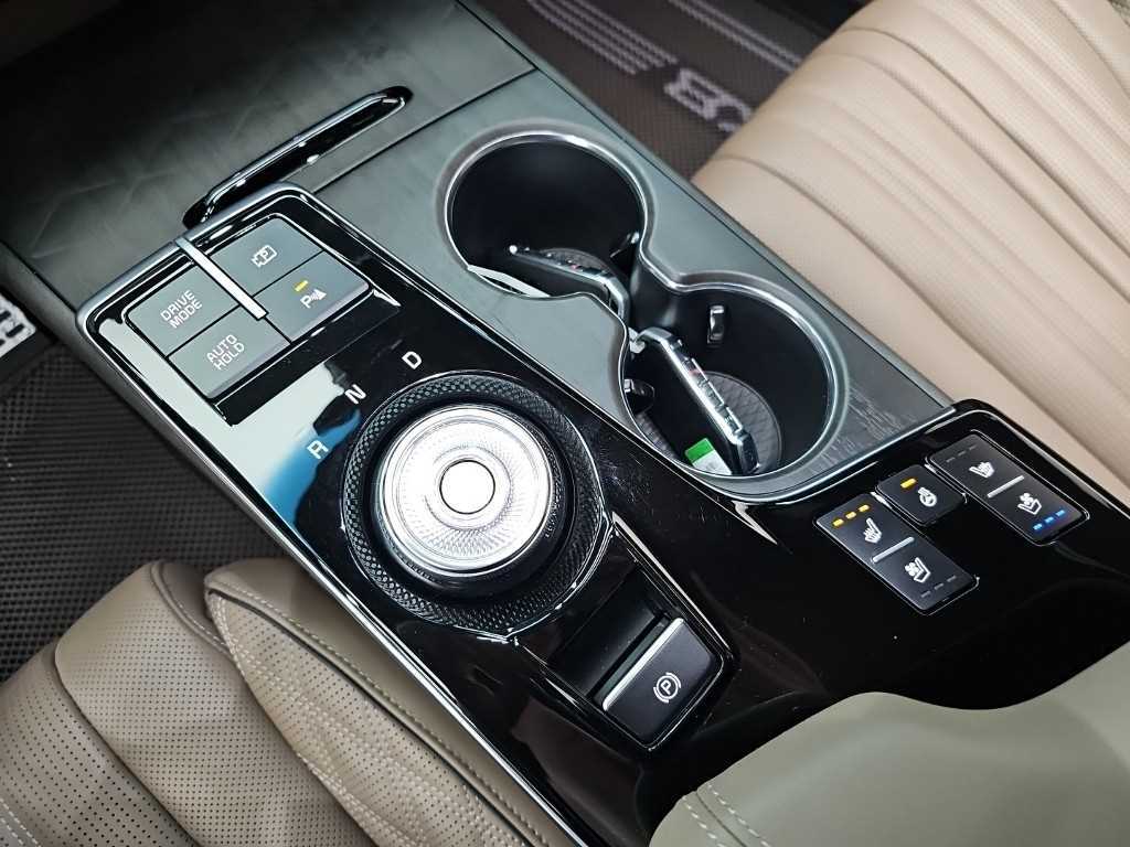 KIA K8 - Vista 8