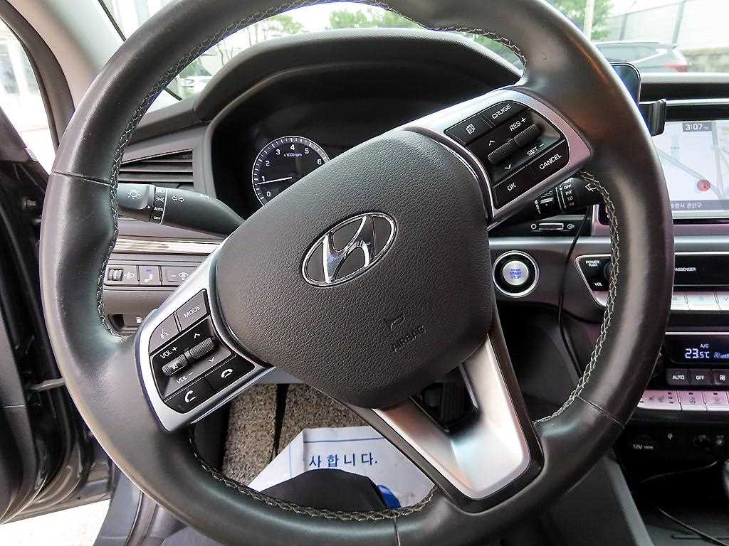 HYUNDAI Sonata - Vista 8