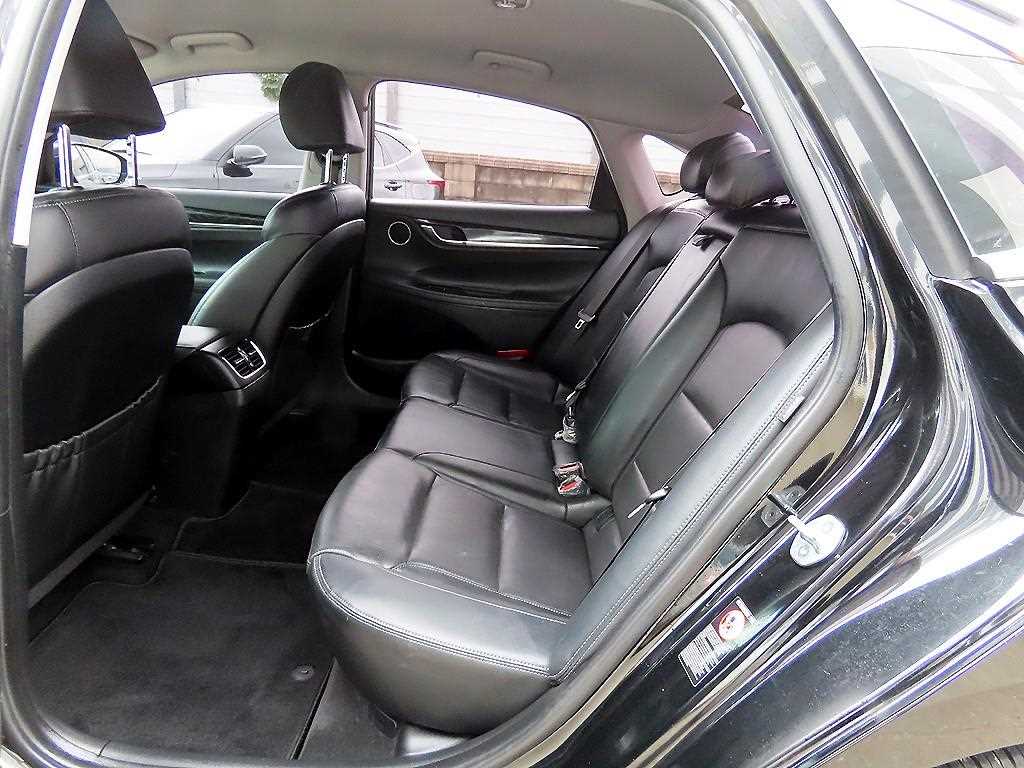 HYUNDAI Grandeur - Vista 6