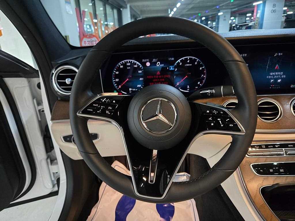Mercedes Benz E class - Vista 9