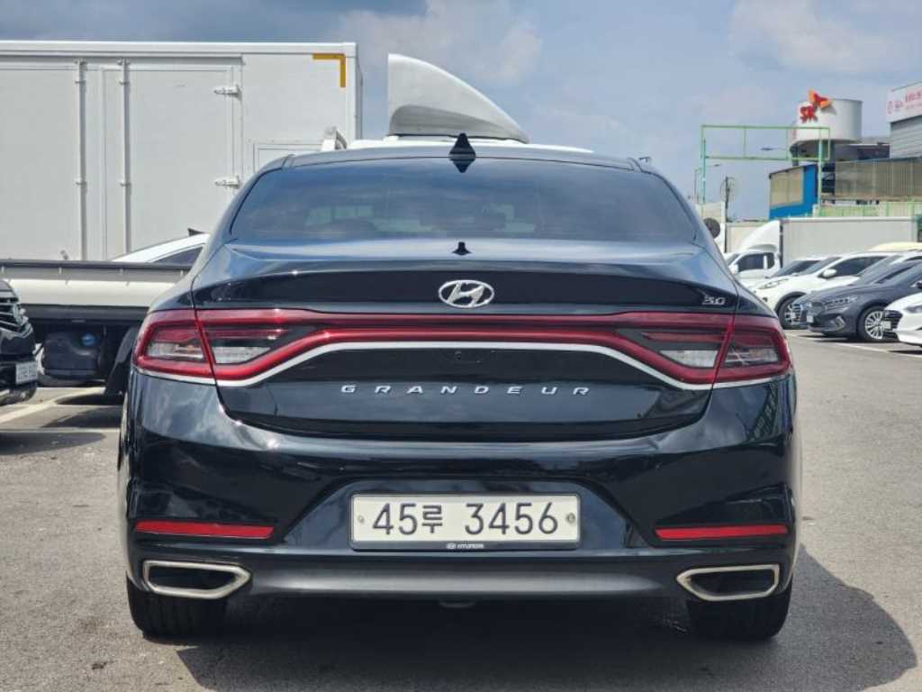 HYUNDAI Grandeur - Vista 4