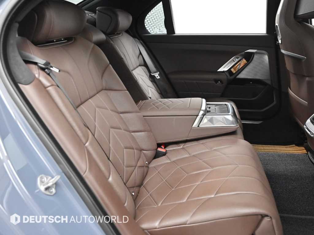 BMW 7 Series - Vista 12