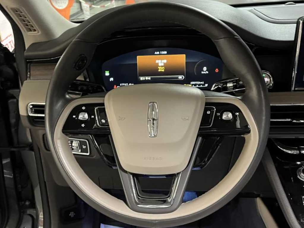 Lincoln Corsair - Vista 12