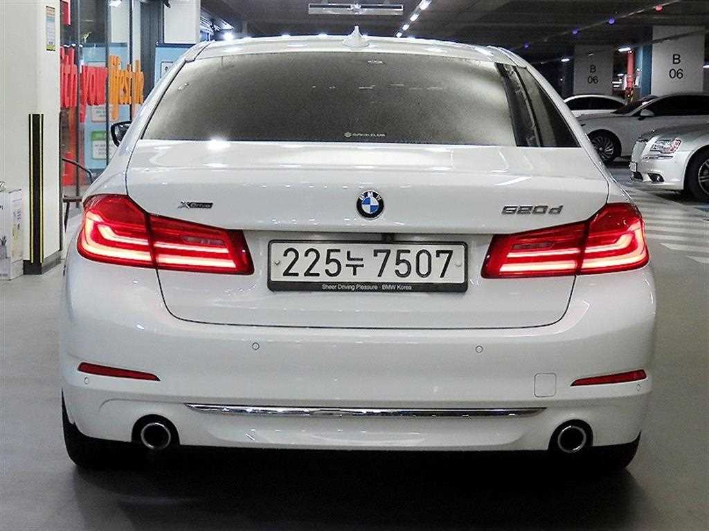 BMW 5 Series - Vista 5
