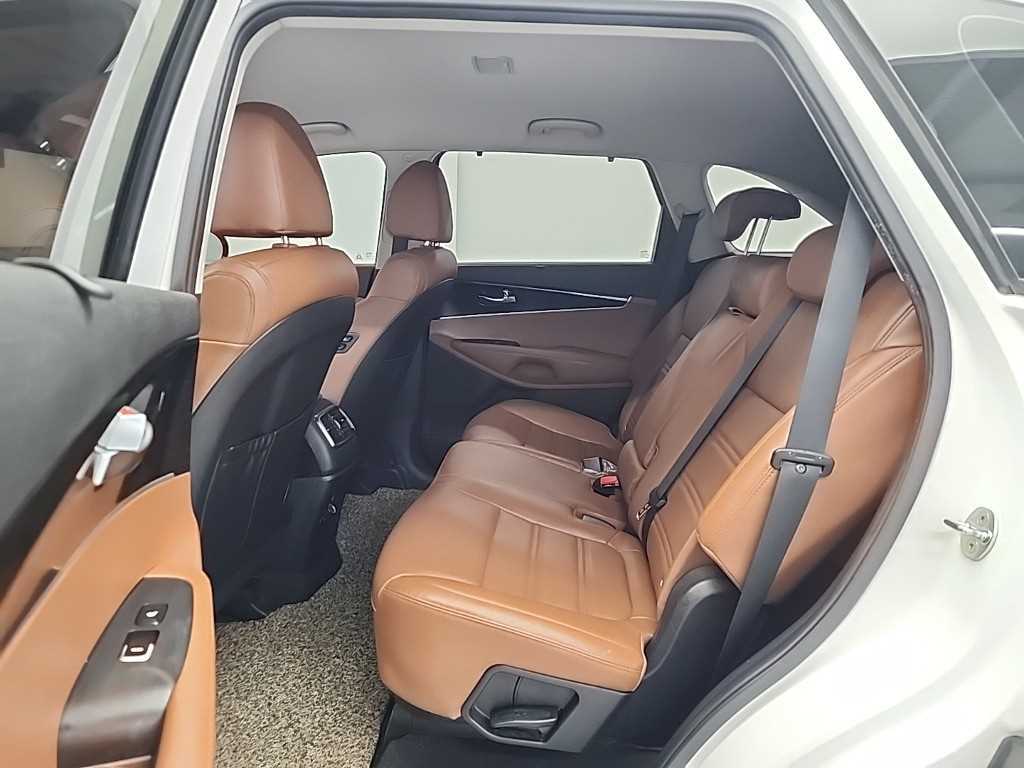 KIA Sorento - Vista 12