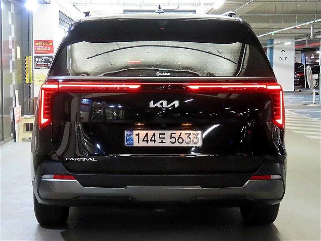 KIA Carnival - Vista 5