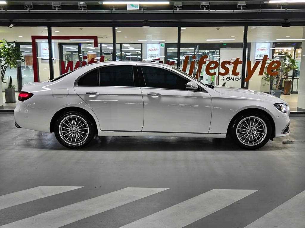 Mercedes Benz E class - Vista 4