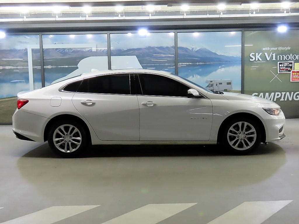 Chevrolet Malibu - Vista 3