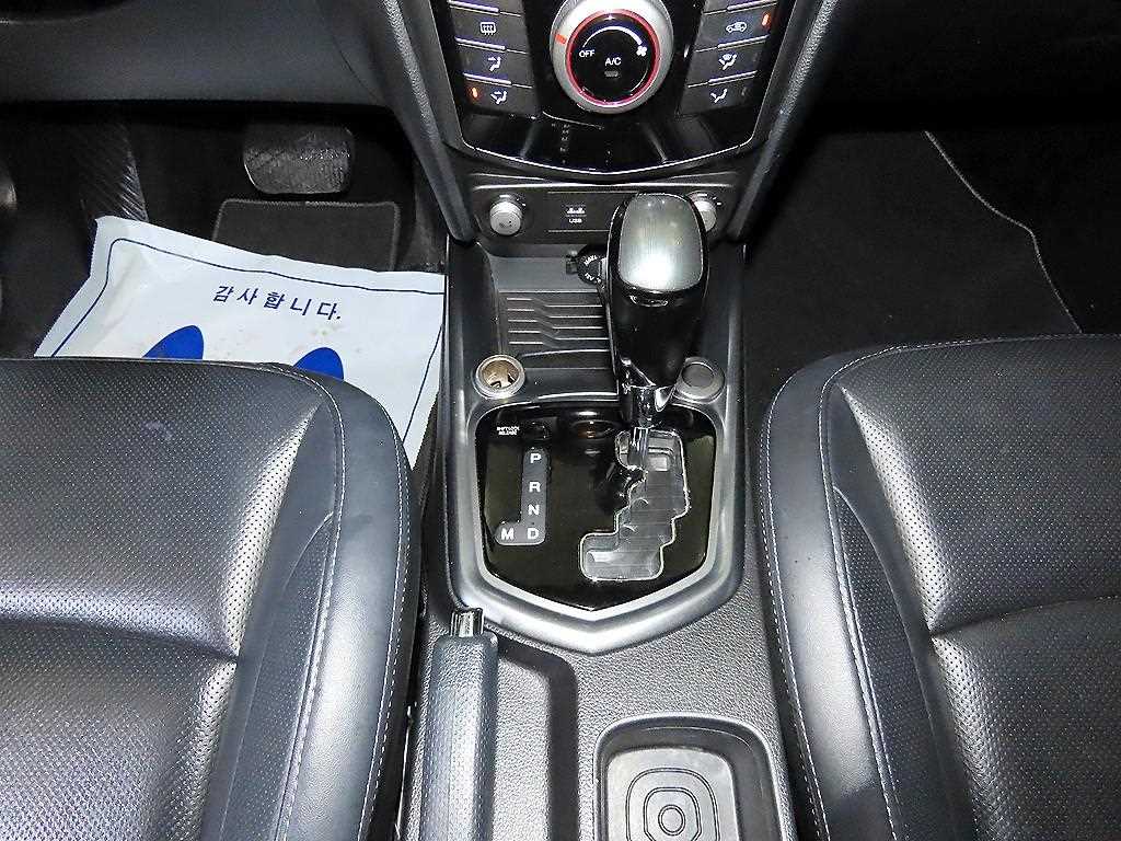 Ssangyong Tivoli - Vista 12