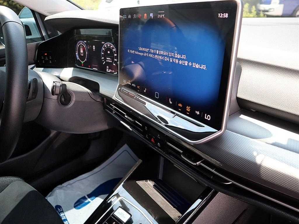 Volkswagen Golf - Vista 11