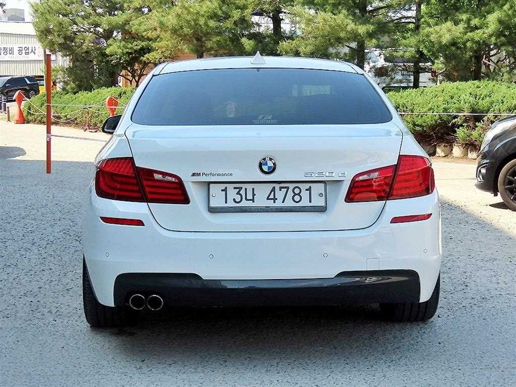 BMW 5 Series - Vista 4