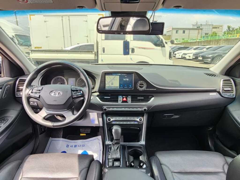 HYUNDAI Grandeur - Vista 6