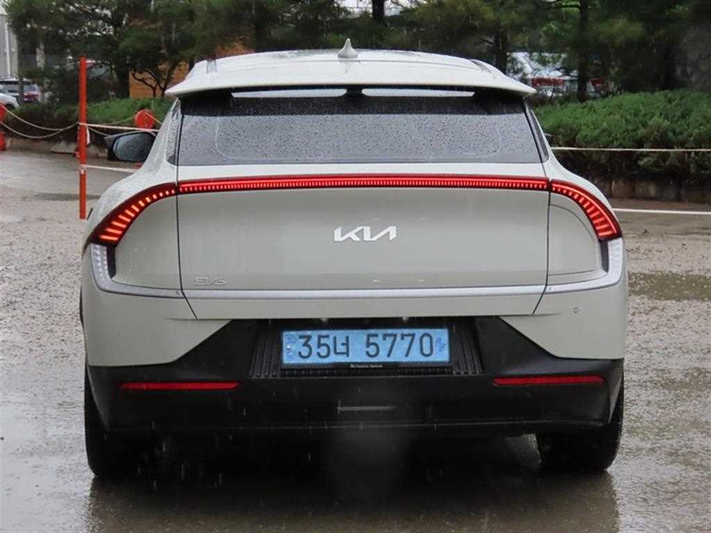 KIA EV6 - Vista 4