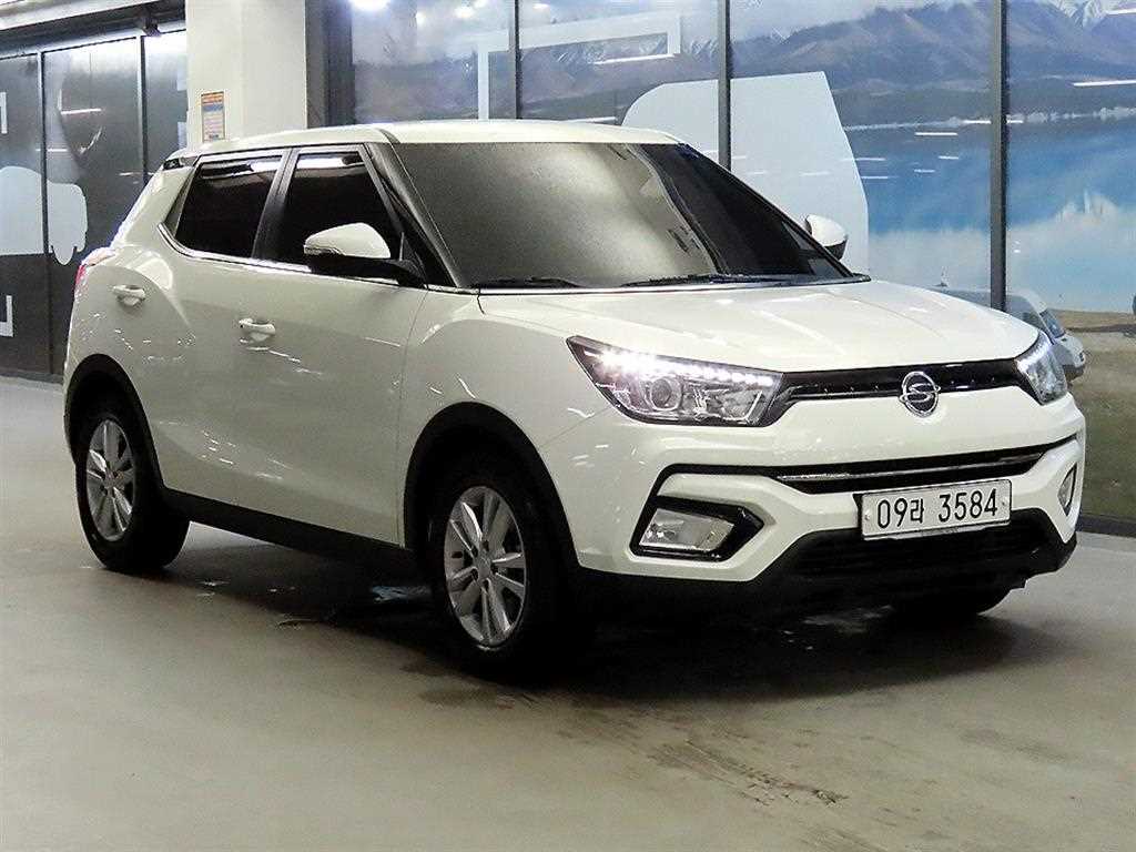 Ssangyong Tivoli 2018 Blanco - Importación desde Corea - HF Imports Iquique - Foto 1