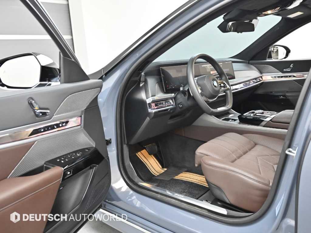 BMW 7 Series - Vista 11
