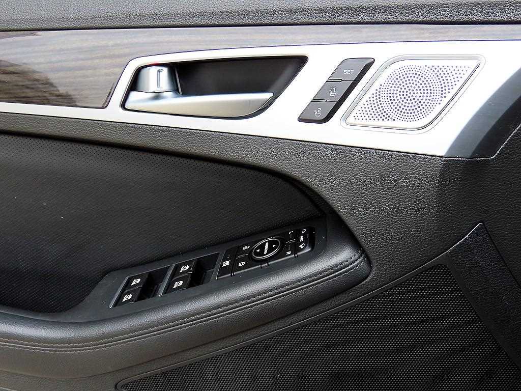 Genesis G80 - Vista 12