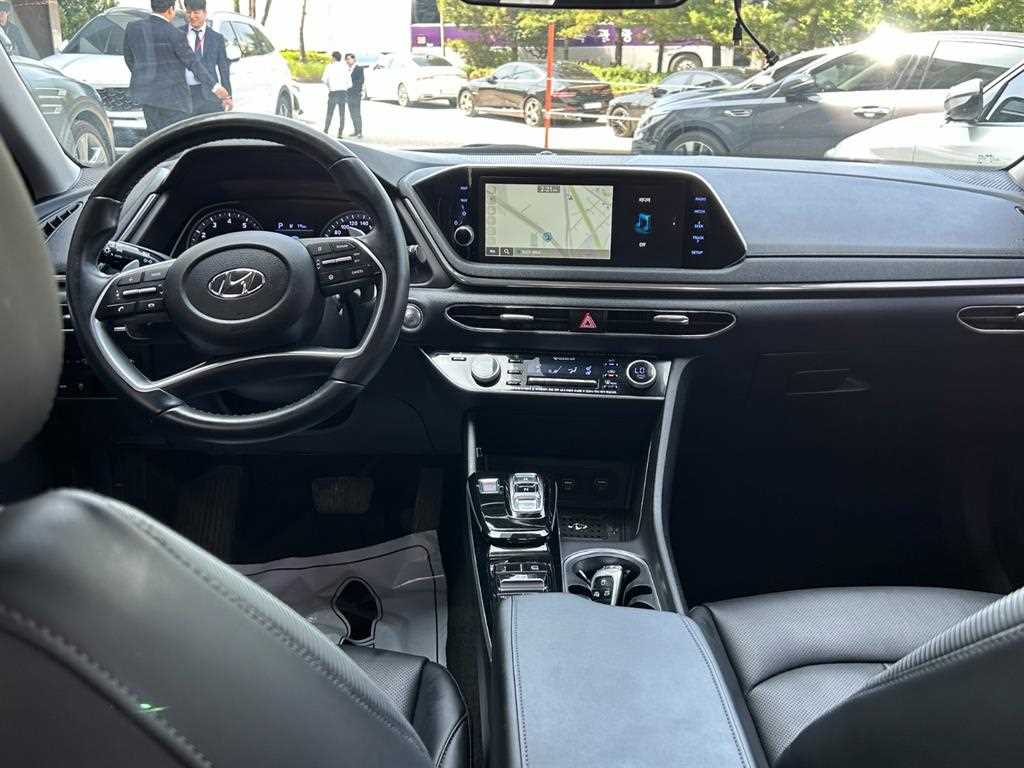 HYUNDAI Sonata - Vista 7