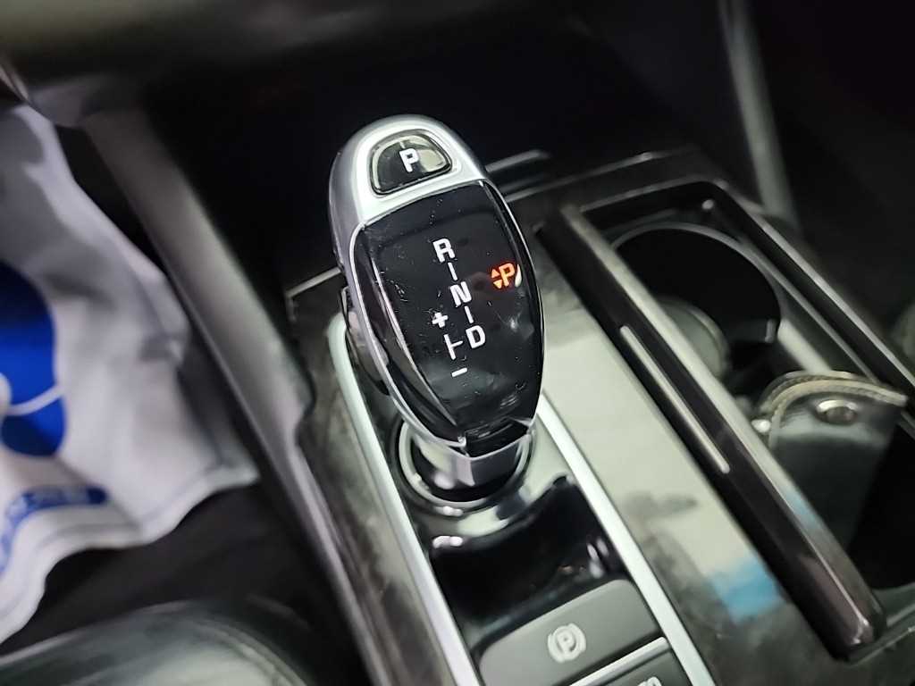 KIA K9 - Vista 8