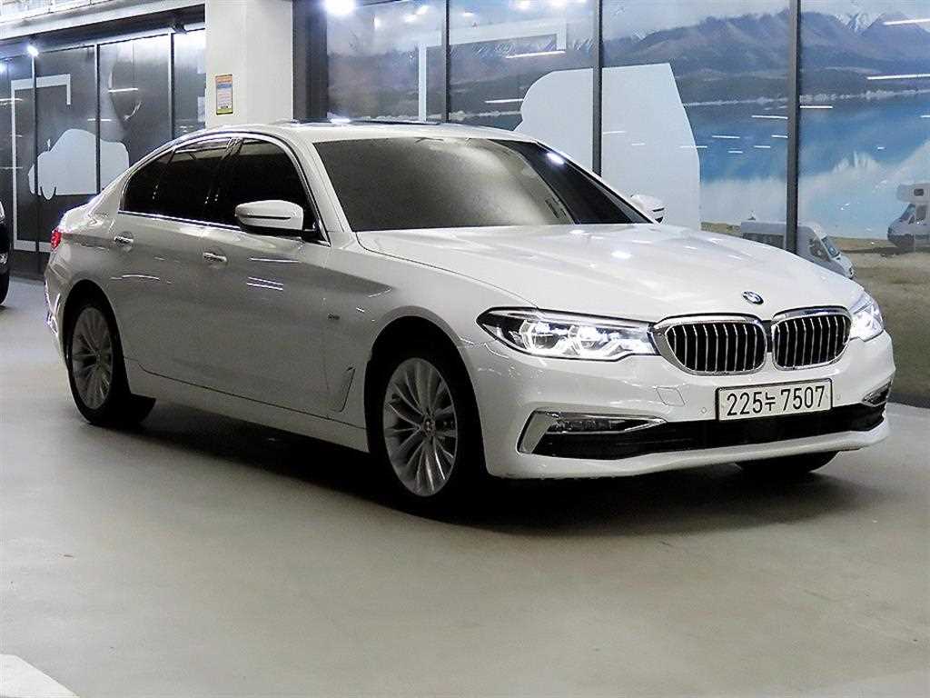 BMW 5 Series 2018 Blanco - Importación desde Corea - HF Imports Iquique - Foto 1