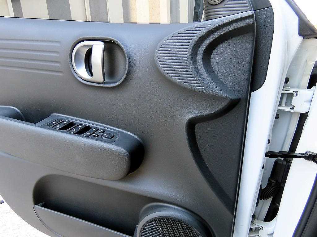 HYUNDAI Casper - Vista 11