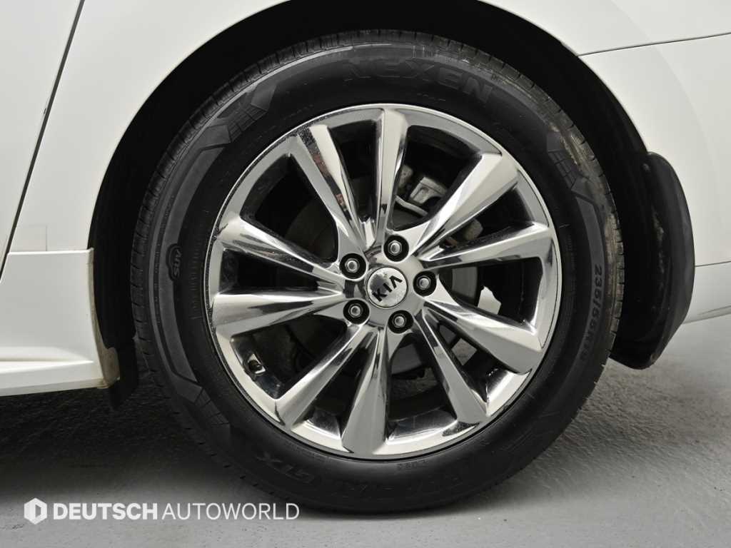 KIA Carnival - Vista 5