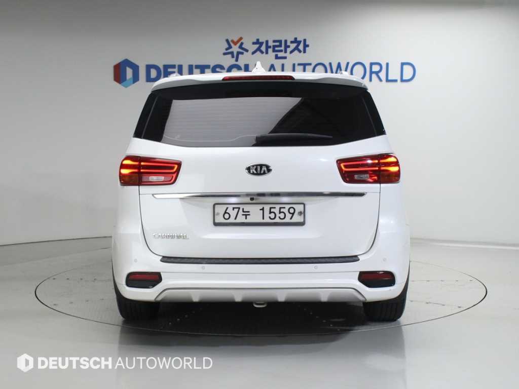 KIA Carnival - Vista 4