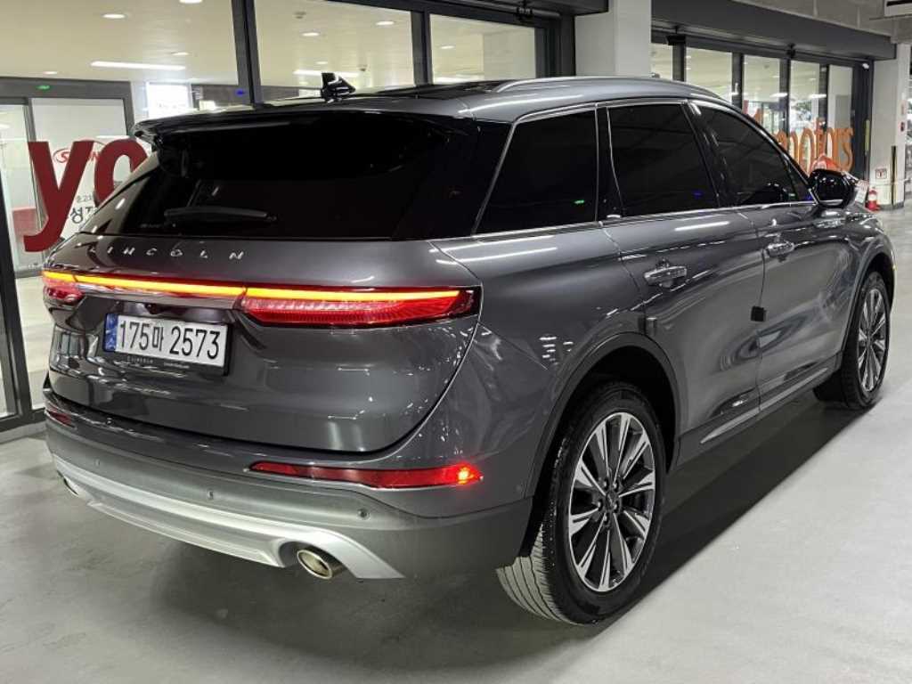 Lincoln Corsair - Vista 4