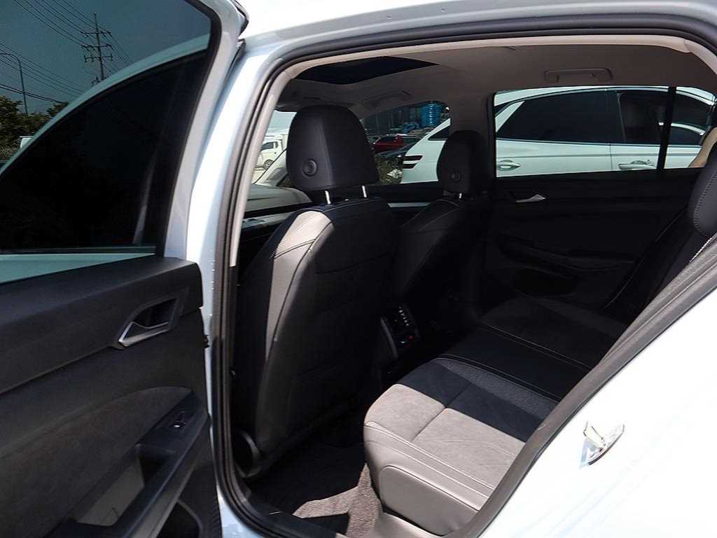 Volkswagen Golf - Vista 7