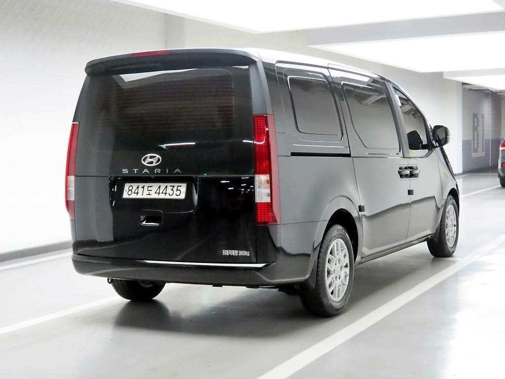HYUNDAI Staria - Vista 4