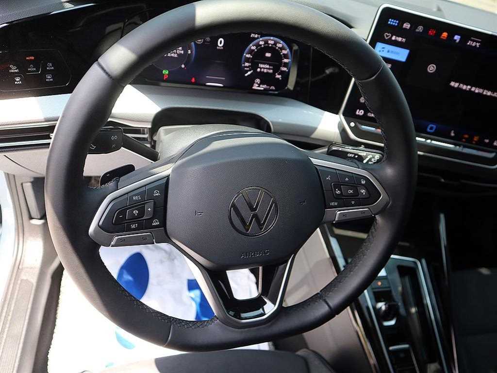 Volkswagen Golf - Vista 8