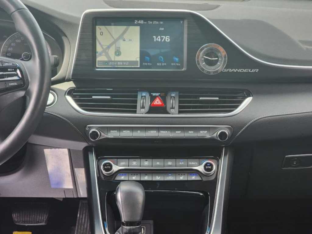 HYUNDAI Grandeur - Vista 9