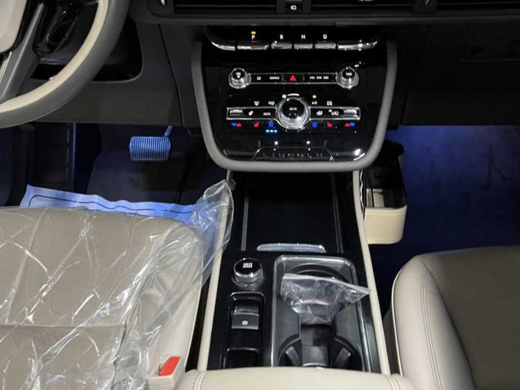 Lincoln Corsair - Vista 11