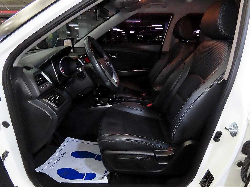 Ssangyong Tivoli - Vista 6
