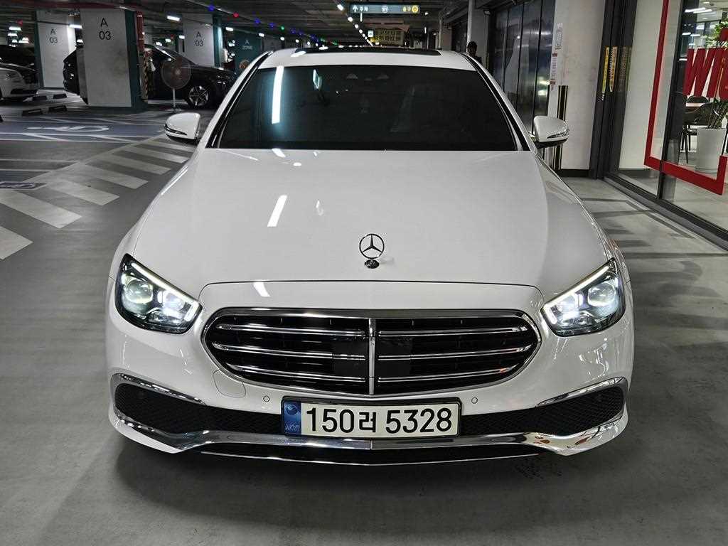 Mercedes Benz E class - Vista 3